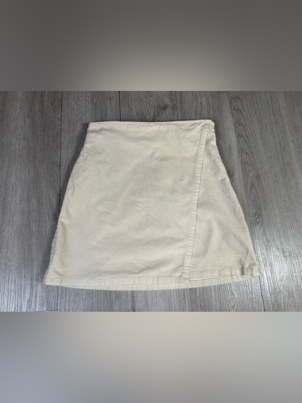 Hollister Beige Off White Solid Corduroy High Rise A-Line Mini Skirt Zip Size S.